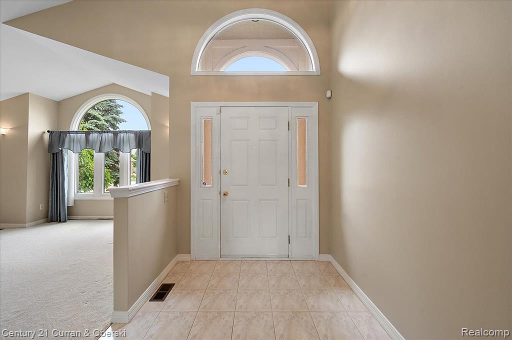 52179 Sawmill Creek Drive, Macomb, MI 48042 — Photo 9