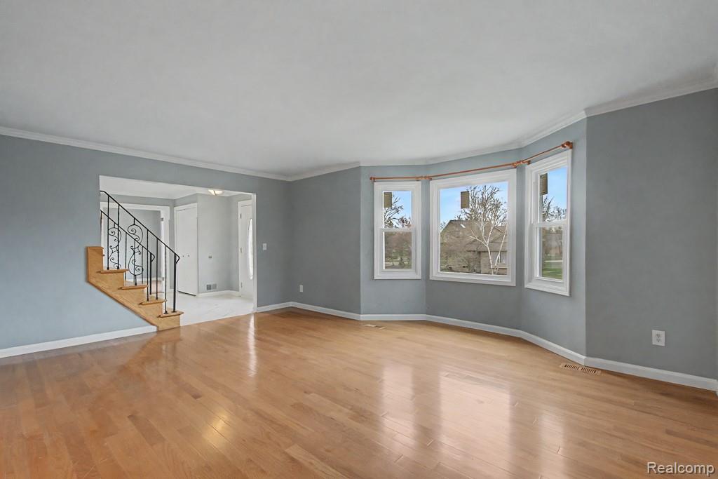 5394 Pond Bluff Drive, West Bloomfield, MI 48323 — Photo 6