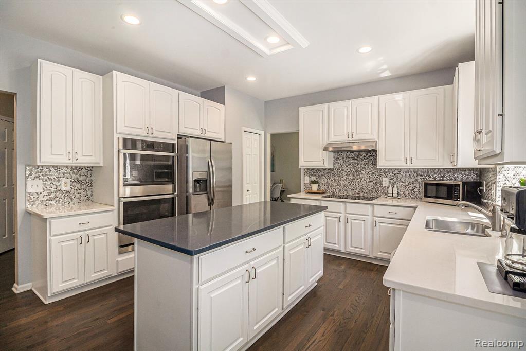 4804 EAGLE SPRINGS Court, Clarkston, MI 48348 — Photo 17