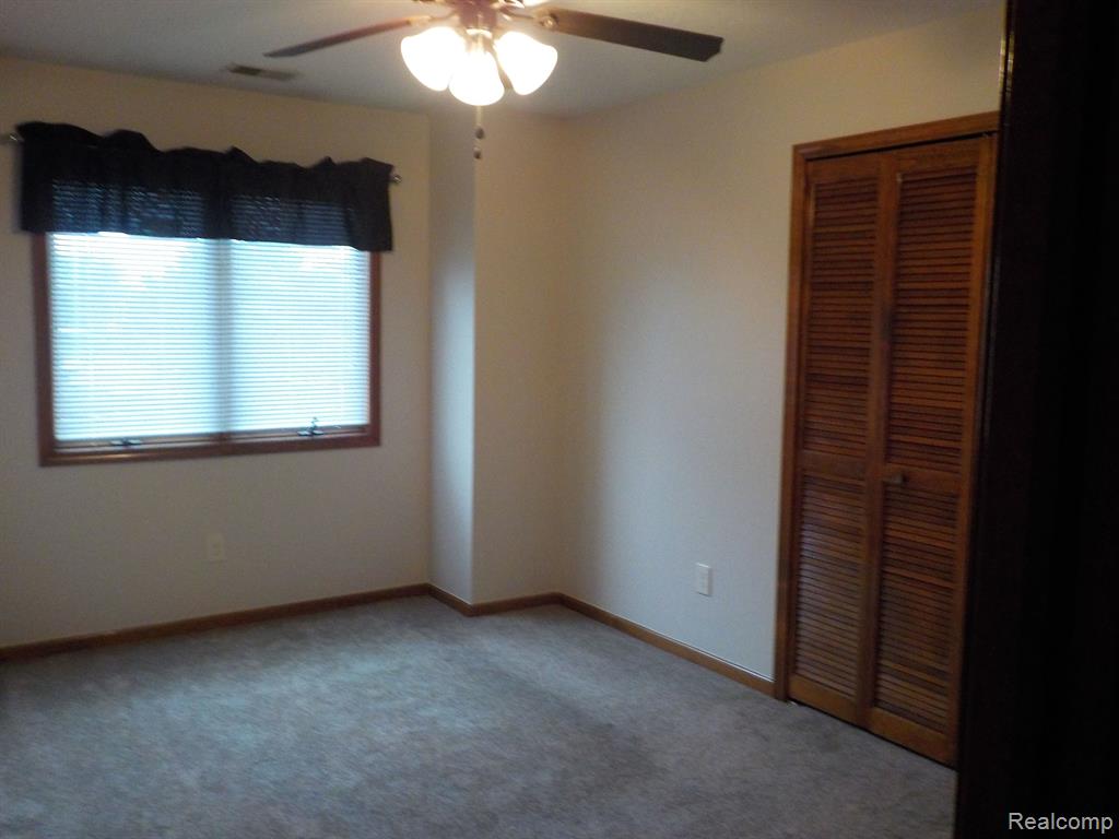 1205 HARBOUR Drive, 40, Trenton, MI 48183 — Photo 13