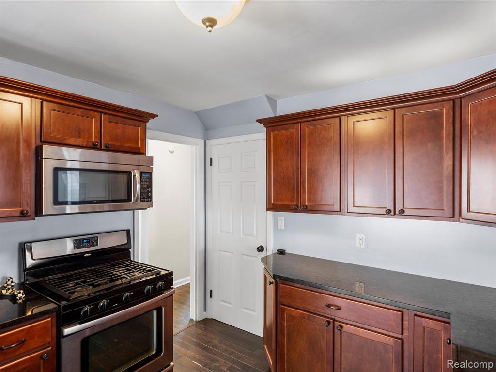 4420 SAMOSET Road, Royal Oak, MI 48073 — Photo 13