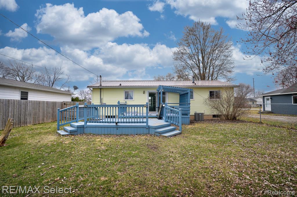 502 W BENJAMIN Street, Linwood, MI 48634 — Photo 22