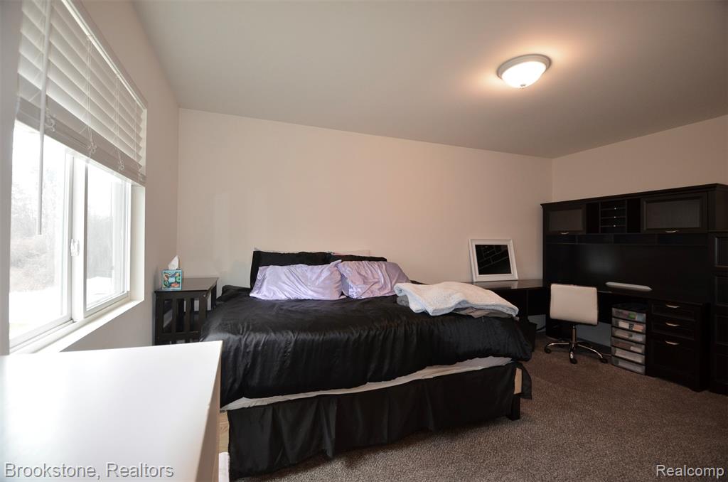 350 Fountain Park Drive, Waterford, MI 48327 — Photo 29