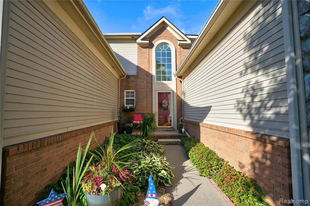 6048 Pine Cone Drive, Grand Blanc, MI 48439 — Photo 36