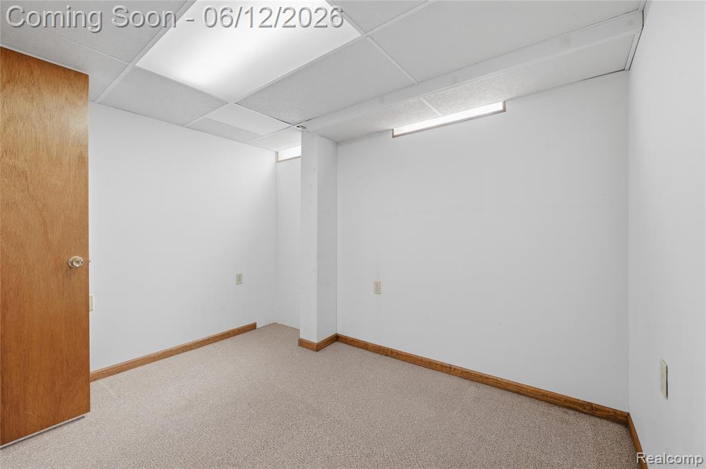 640 Longfellow Drive, Troy, MI 48085 — Photo 34