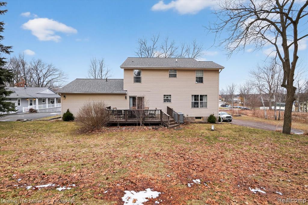 10129 Walnut Shores Drive, Fenton, MI 48430 — Photo 49