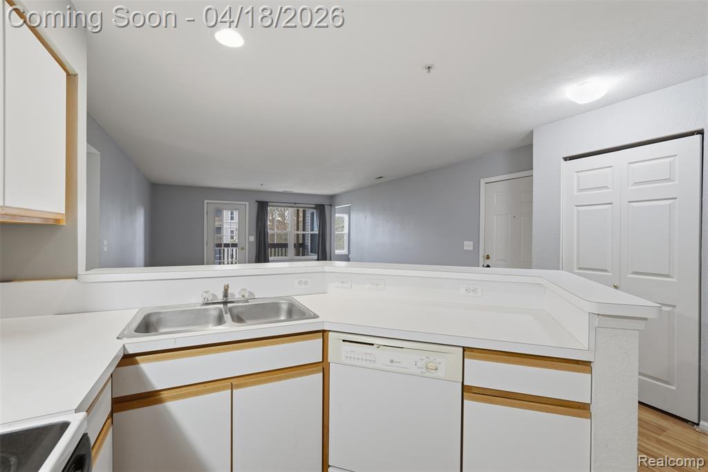 1307 MILLBROOK Trail, Ann Arbor, MI 48108 — Photo 14