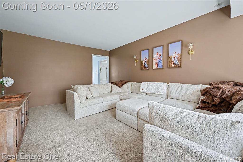 26254 Kiltartan Street, Farmington, MI 48334 — Photo 5