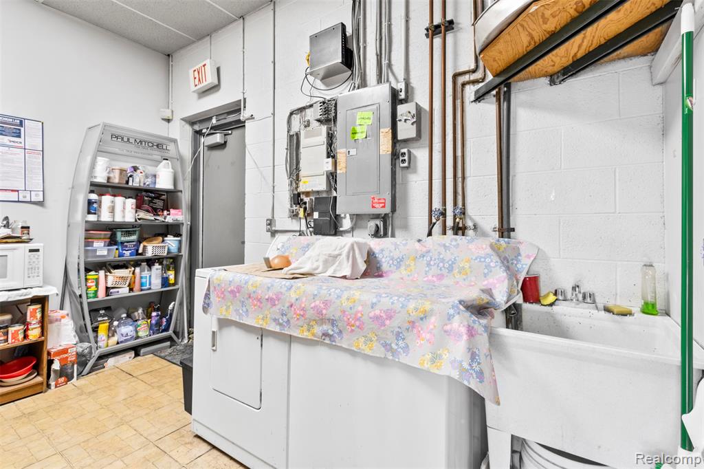40400 Five Mile Rd, Plymouth, MI 48170 — Photo 13