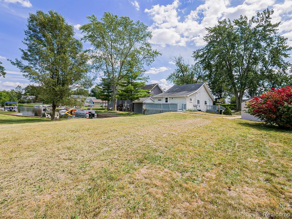 9526 Cedar Island Road, White Lake, MI — Photo 24