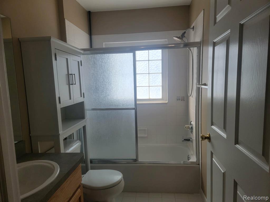 5457 Twin Oaks Drive, Sterling Heights, MI 48314 — Photo 21