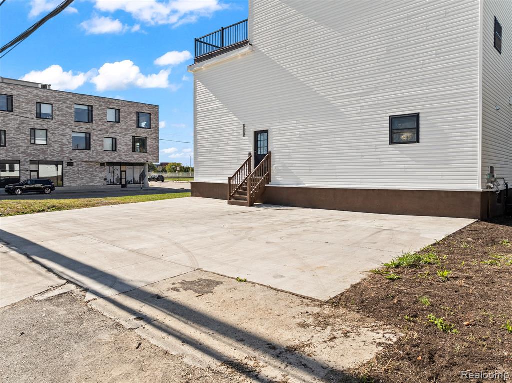 3912 4th Street, Detroit, MI 48201 — Photo 8