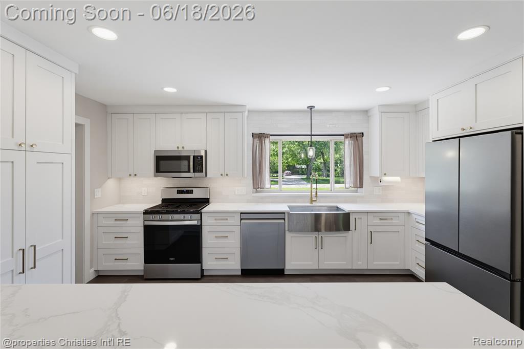 30130 Marimoor Street, Beverly Hills, MI 48025 — Photo 12