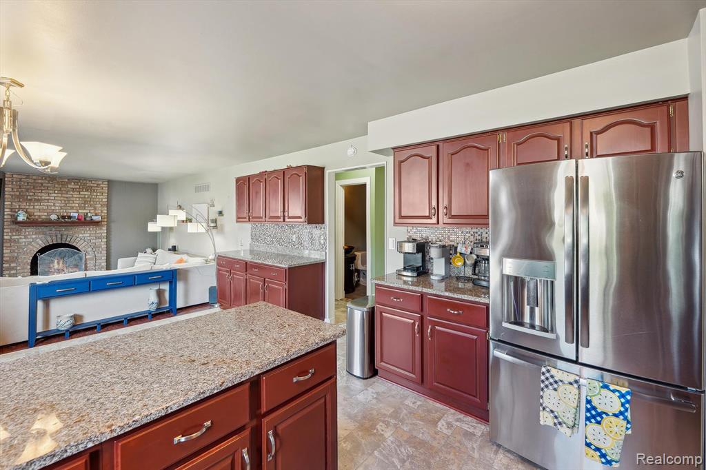 6900 Woonsocket Street, Canton, MI 48187 — Photo 22