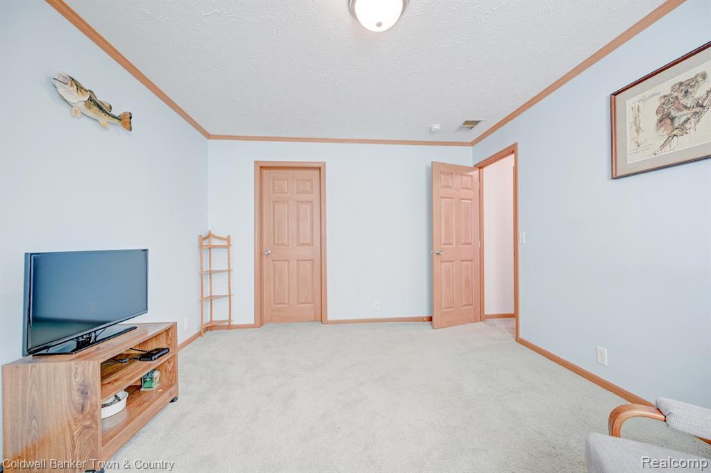 11108 Wood Run Circle, South Lyon, MI 48178 — Photo 27