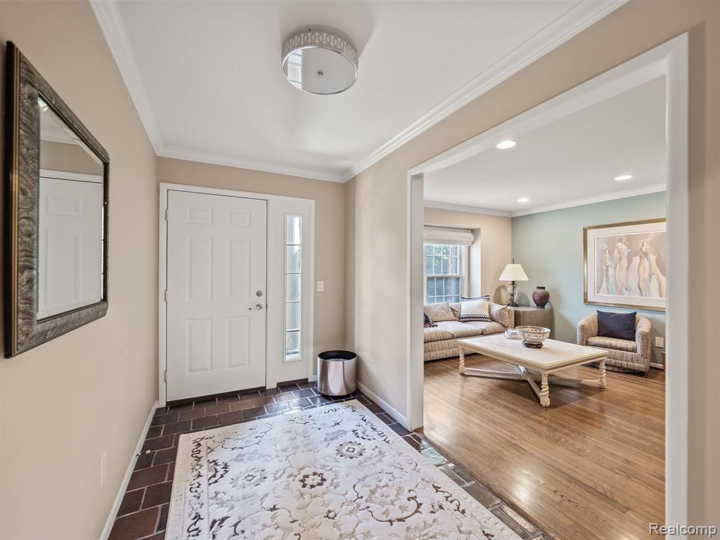 4410 KNIGHTSBRIDGE Lane, West Bloomfield, MI 48323 — Photo 2