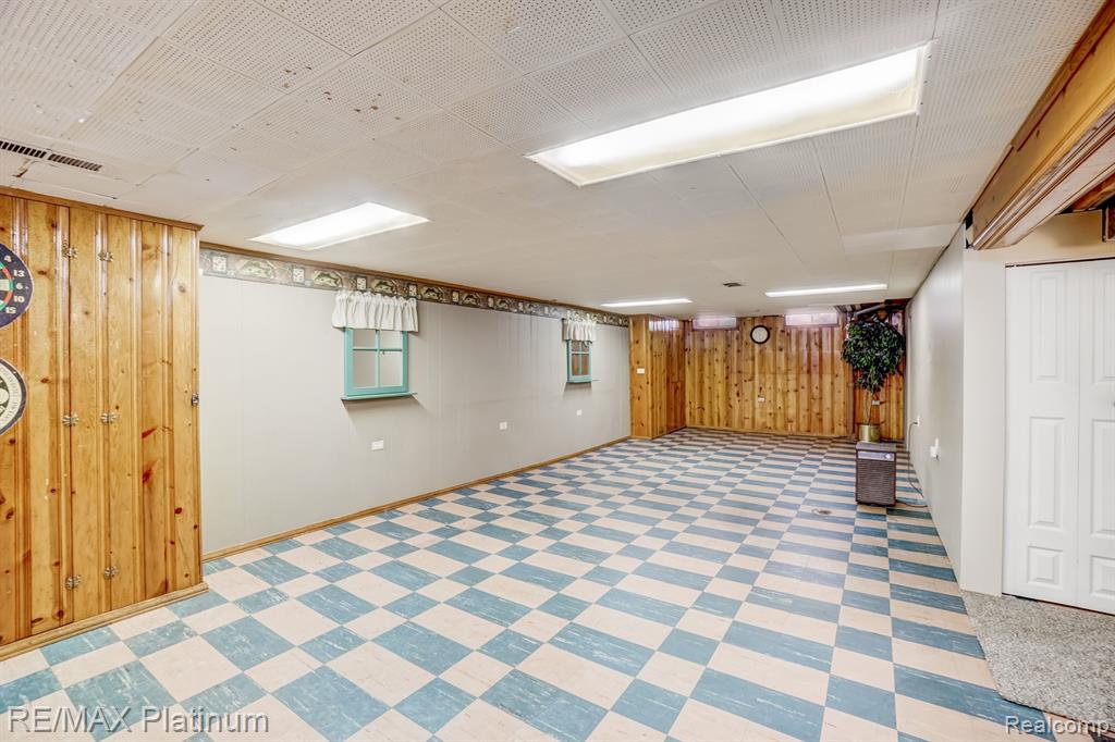 9283 VINE Avenue, Allen Park, MI 48101 — Photo 14