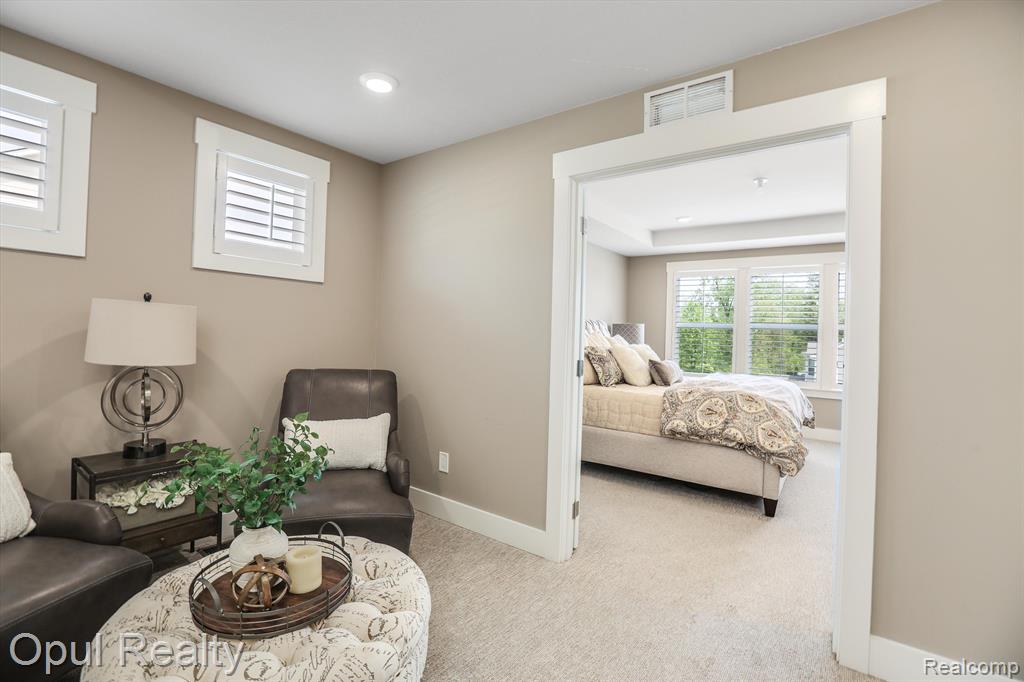 7484 HARDWOOD Circle, Canton, MI 48187 — Photo 25