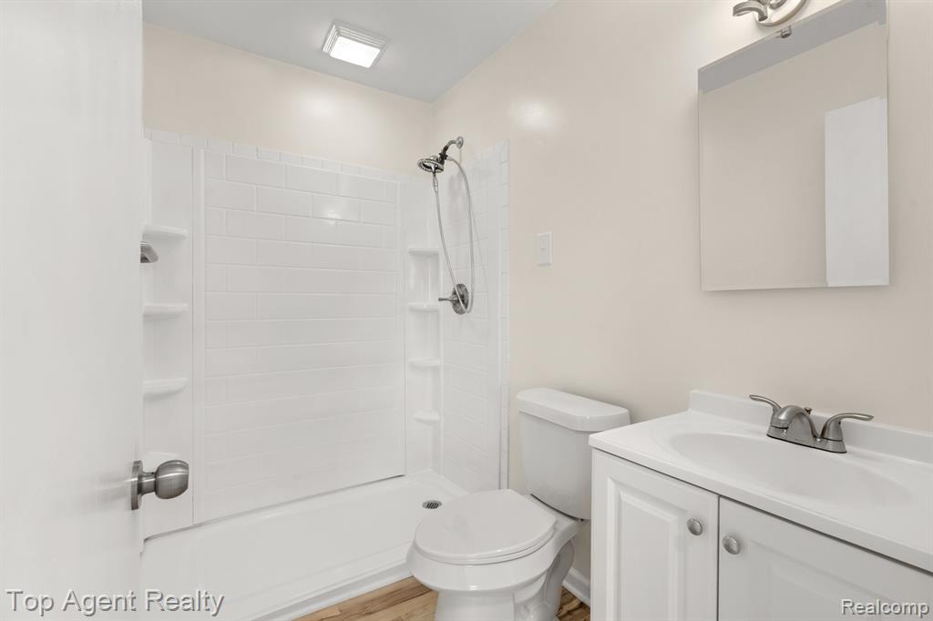 8293 FORD Avenue, Warren, MI 48089 — Photo 8