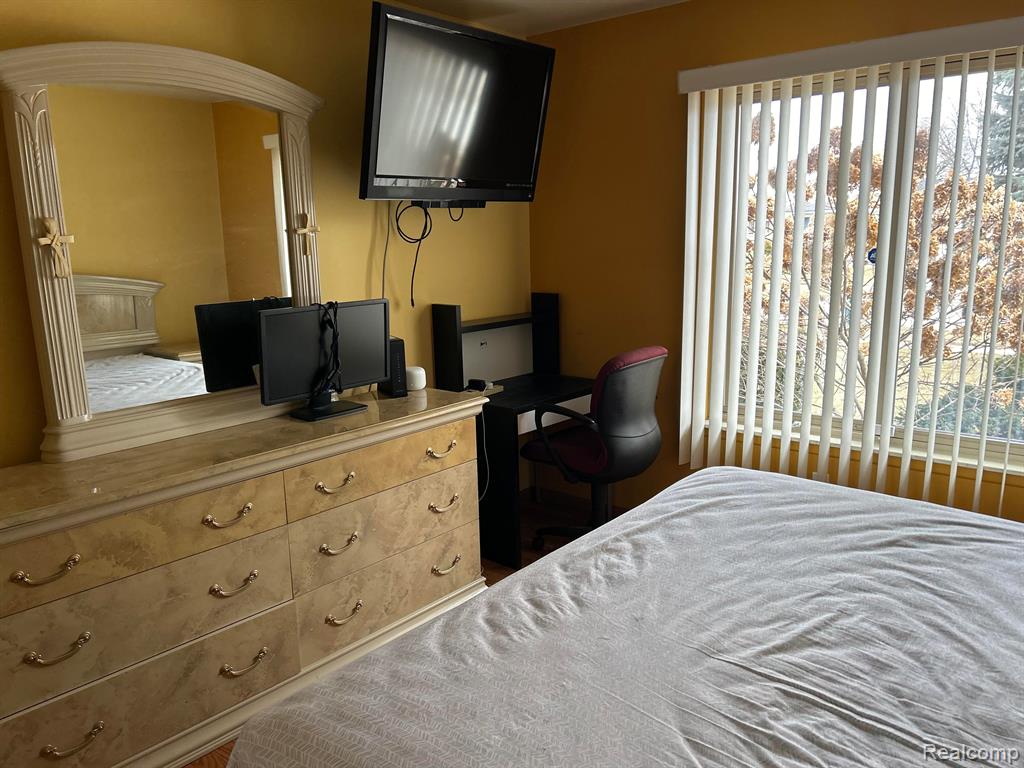 39581 Edgemont Drive, Sterling Heights, MI 48310 — Photo 15