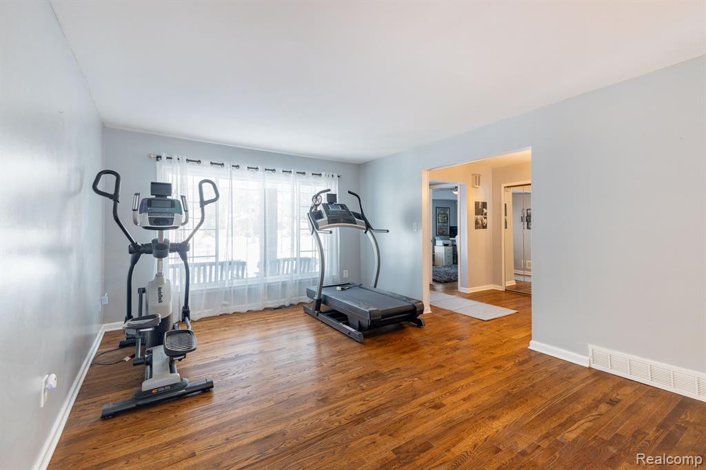 8425 HAMPTON Road, Grosse Ile, MI 48138 — Photo 16