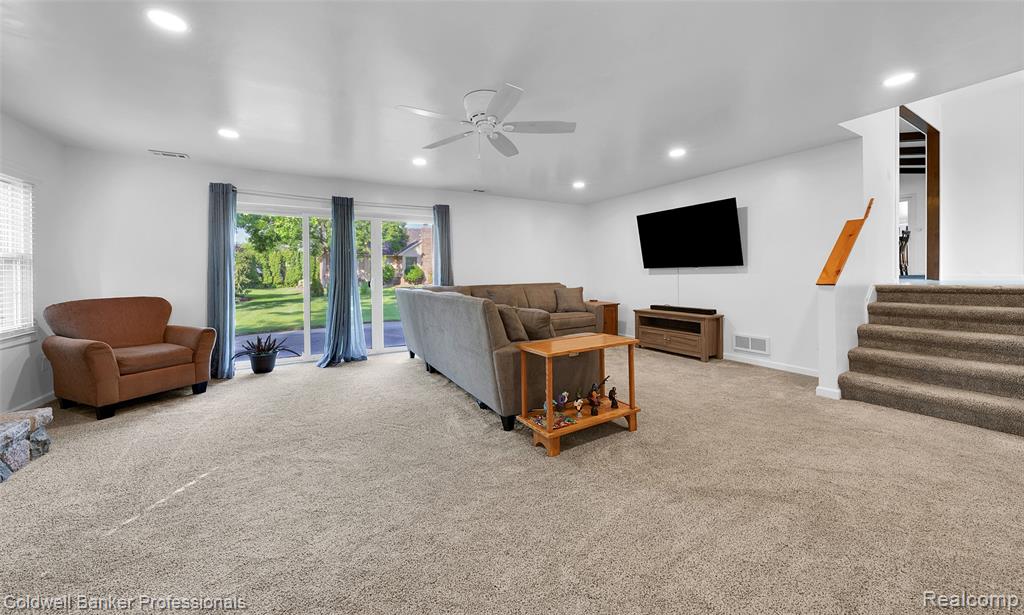 9539 Hillcrest Drive, Plymouth, MI 48170 — Photo 14