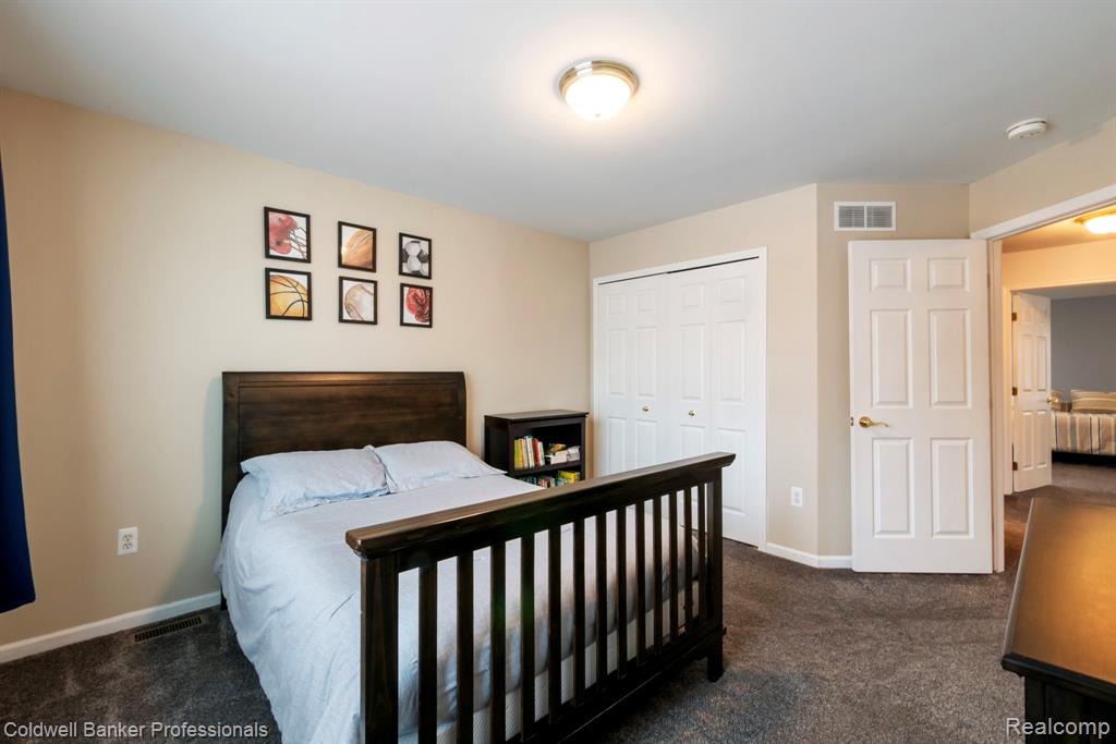 8525 Barrington Drive, Ypsilanti, MI 48198 — Photo 36