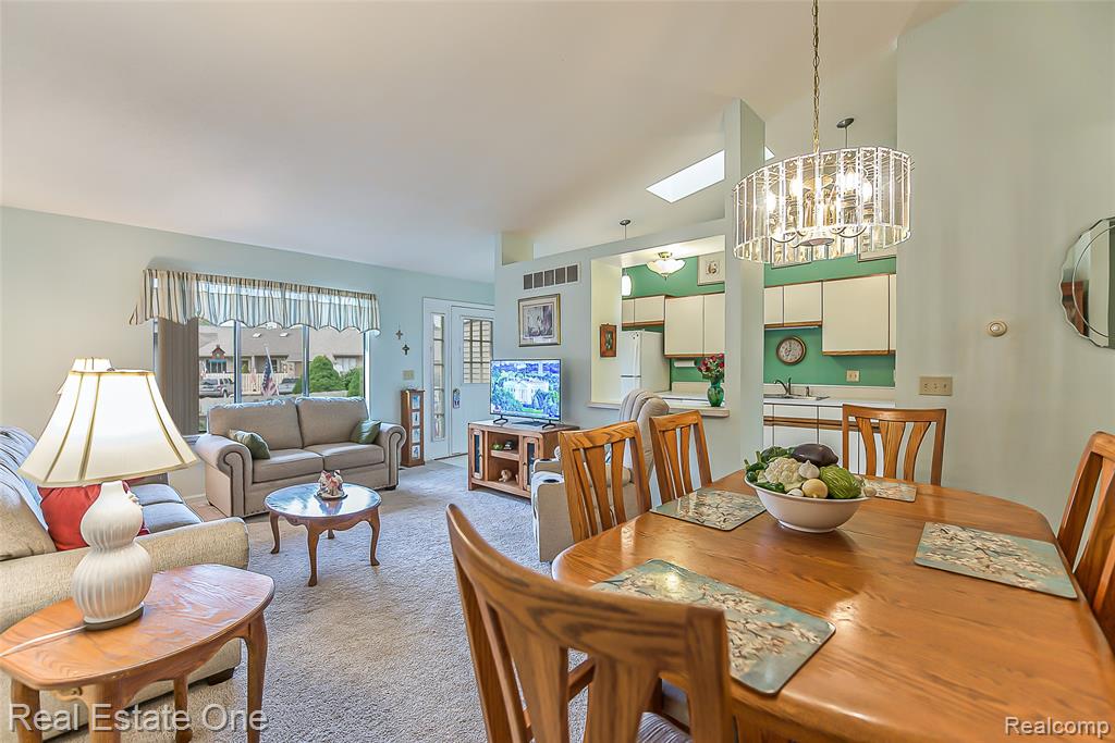 62511 RALEIGH Court, 5, South Lyon, MI 48178 — Photo 14