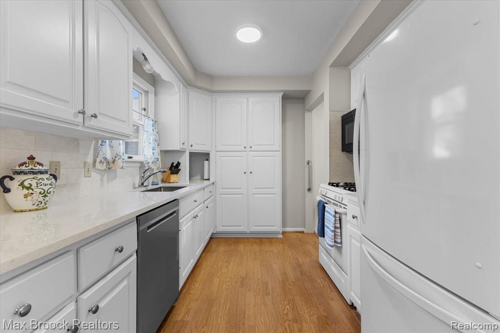 4514 Thorncroft Avenue, Royal Oak, MI 48073 — Photo 3