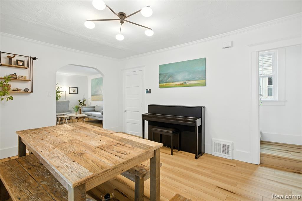 526 Notre Dame Street, Grosse Pointe, MI 48230 — Photo 11