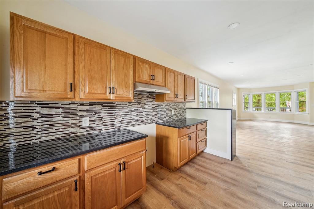 4222 Cadillac Boulevard, Detroit, MI 48214 — Photo 8