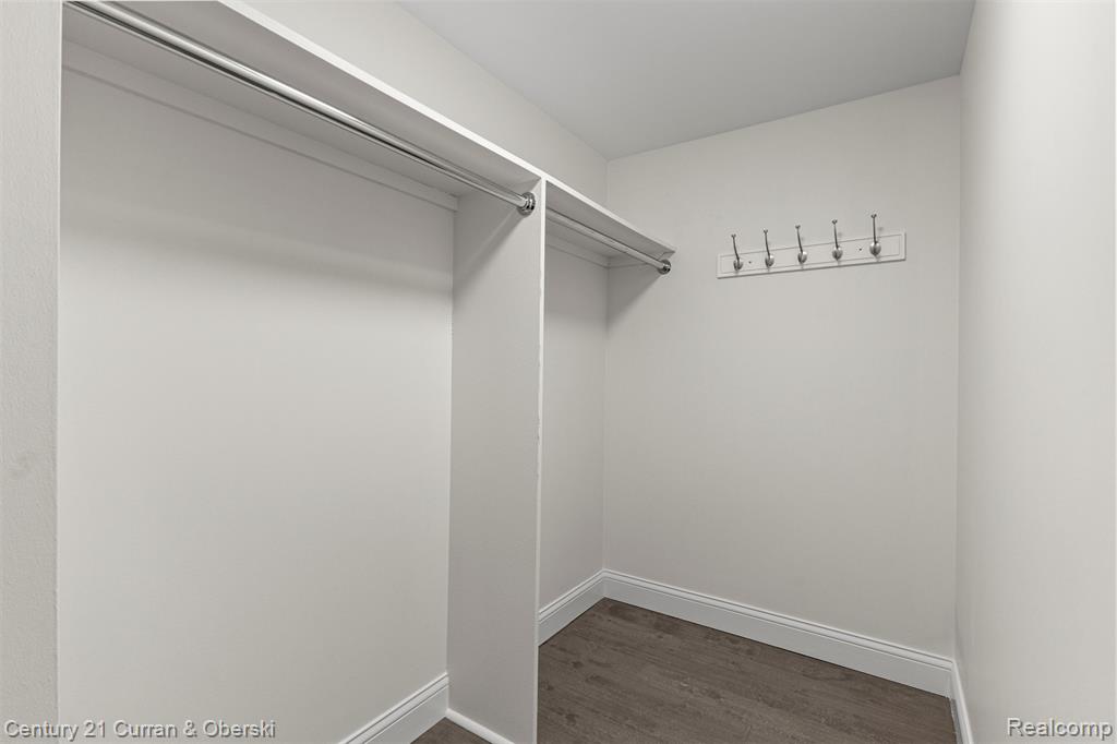 250 E Harbortown Drive, 708, Detroit, MI 48207 — Photo 24
