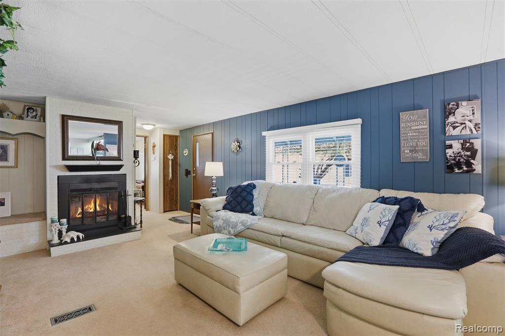 27 Ponderosa Trail, Belleville, MI 48111 — Photo 5