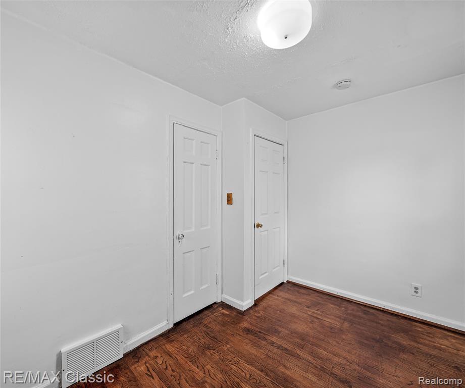4827 Winifred Street, Wayne, MI 48184 — Photo 12