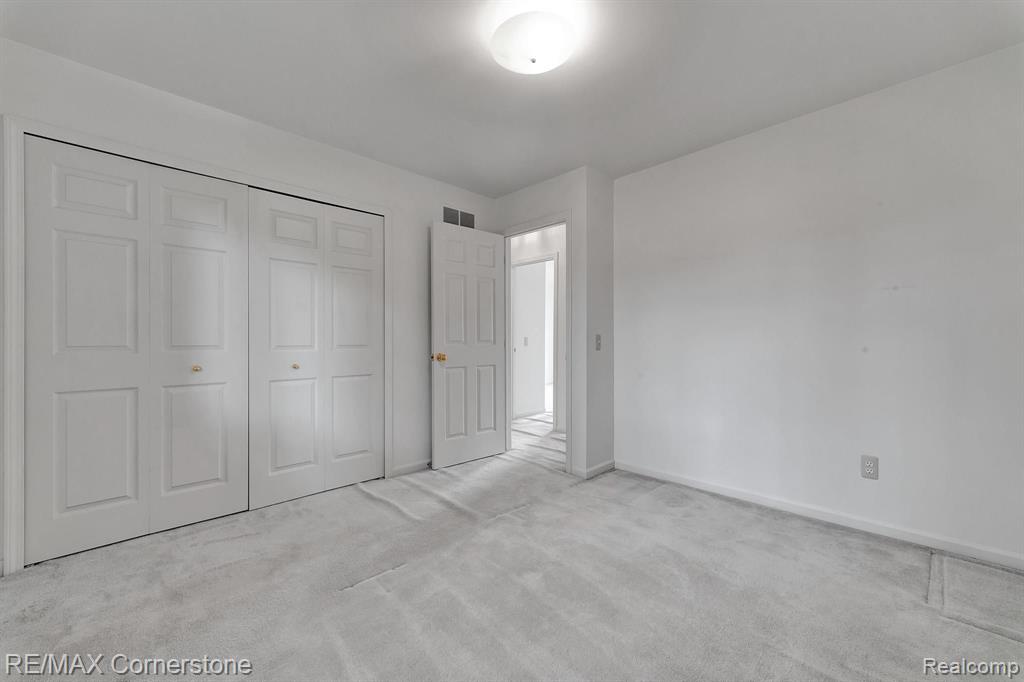 41899 CONNERWOOD Court, Canton, MI 48187 — Photo 31