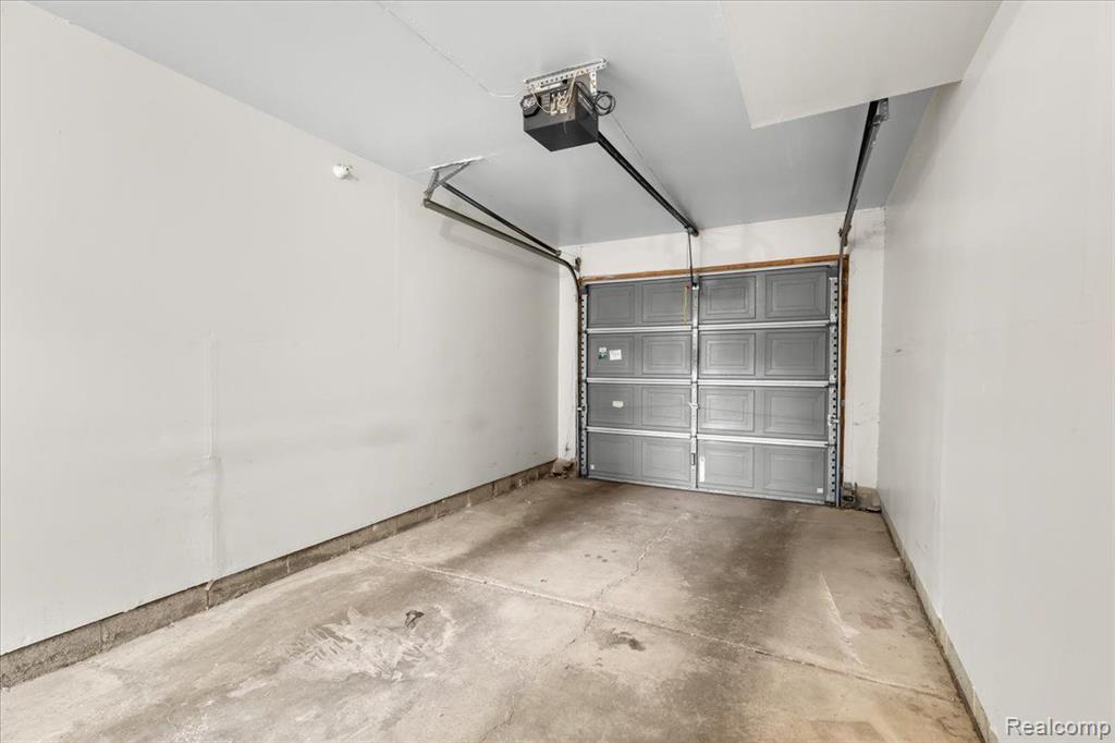 1664 CAMPAU FARMS Circle, 81-17, Detroit, MI 48207 — Photo 26