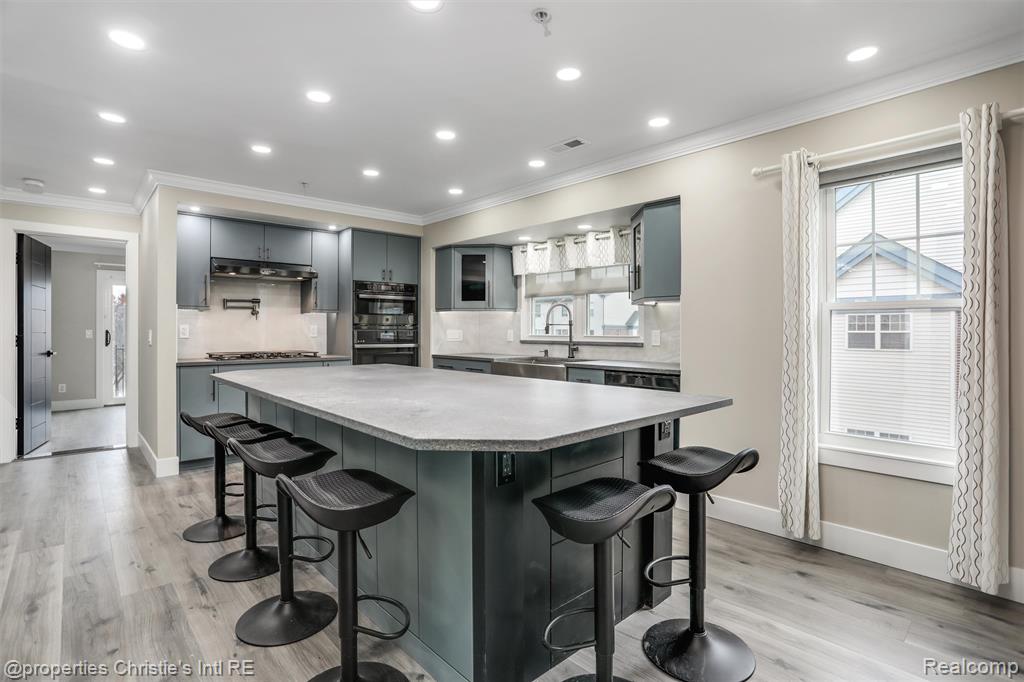 2542 WOODWARD Avenue, Detroit, MI 48201 — Photo 9