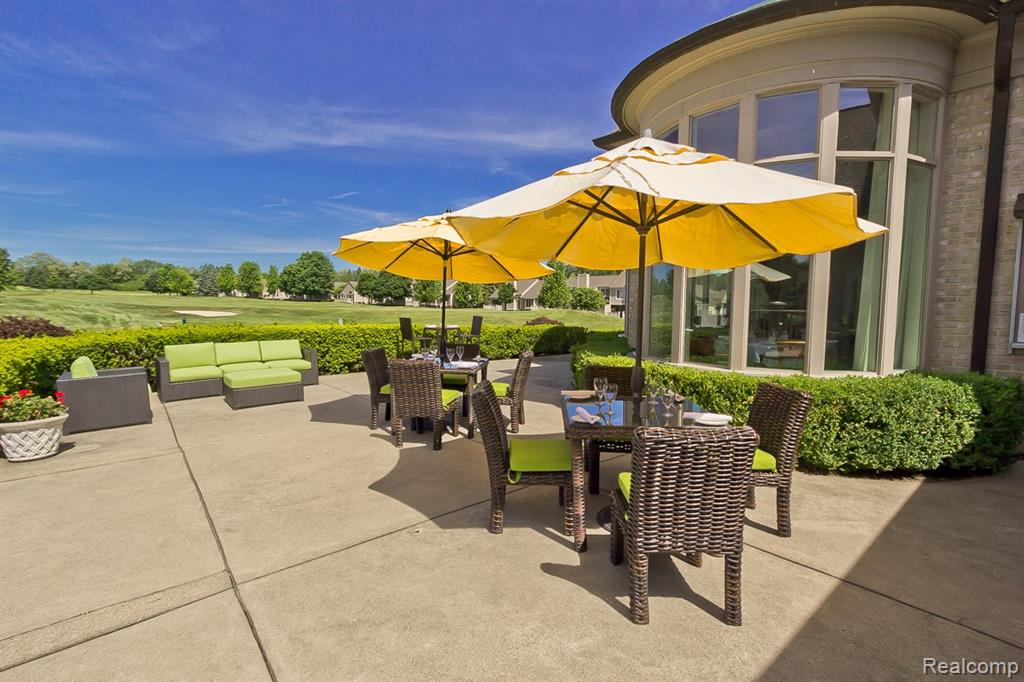 881 Tartan Trail, Bloomfield Hills, MI 48304 — Photo 43