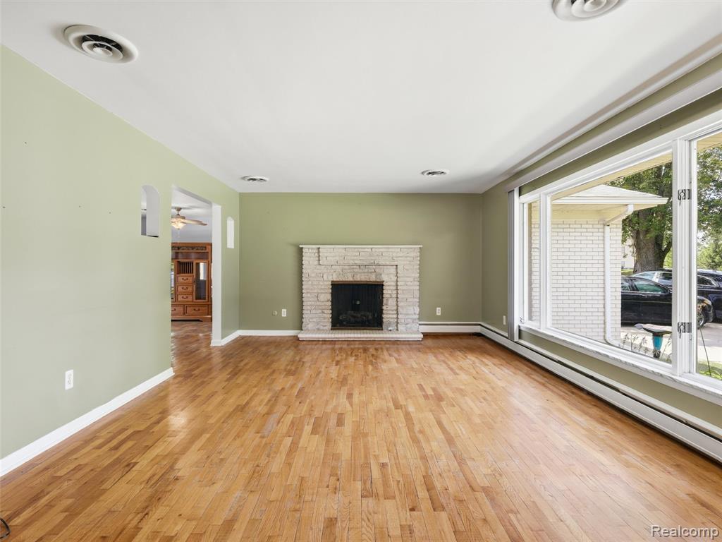 240 E Huron River Drive, Belleville, MI 48111 — Photo 3