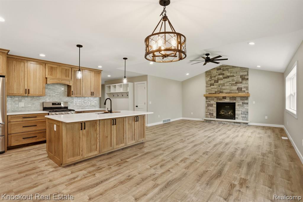 12095 Country Run Drive, Birch Run, MI 48415 — Photo 12