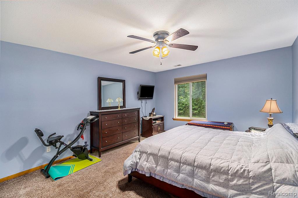 254 MARIGOLD Circle, Westland, MI — Photo 11