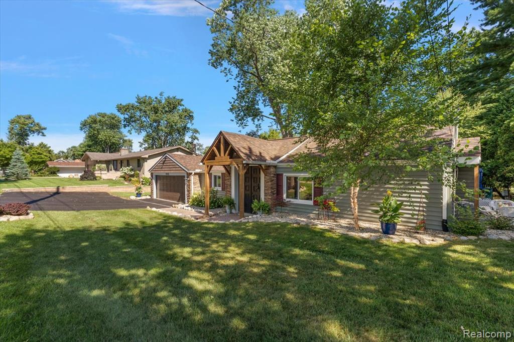9050 Marilyn Terrace, Commerce Twp, MI 48382 — Photo 42