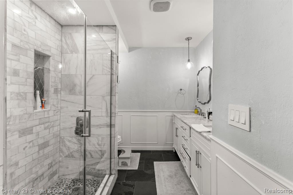 43 W VILLAGE Lane, Dearborn, MI 48124 — Photo 20