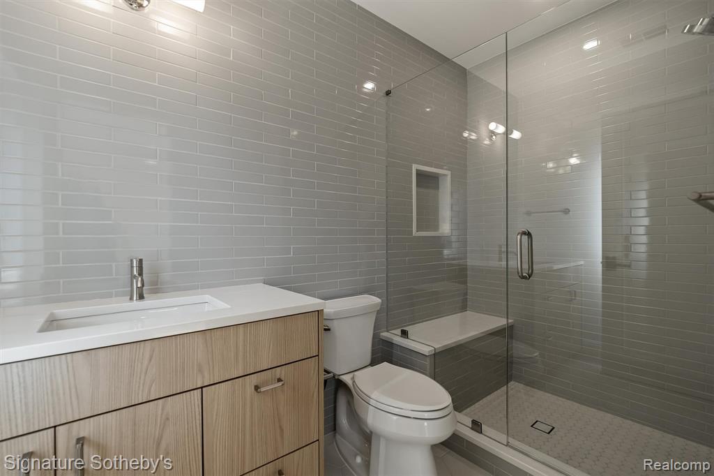 395 GREENWOOD Street, Birmingham, MI 48009 — Photo 33