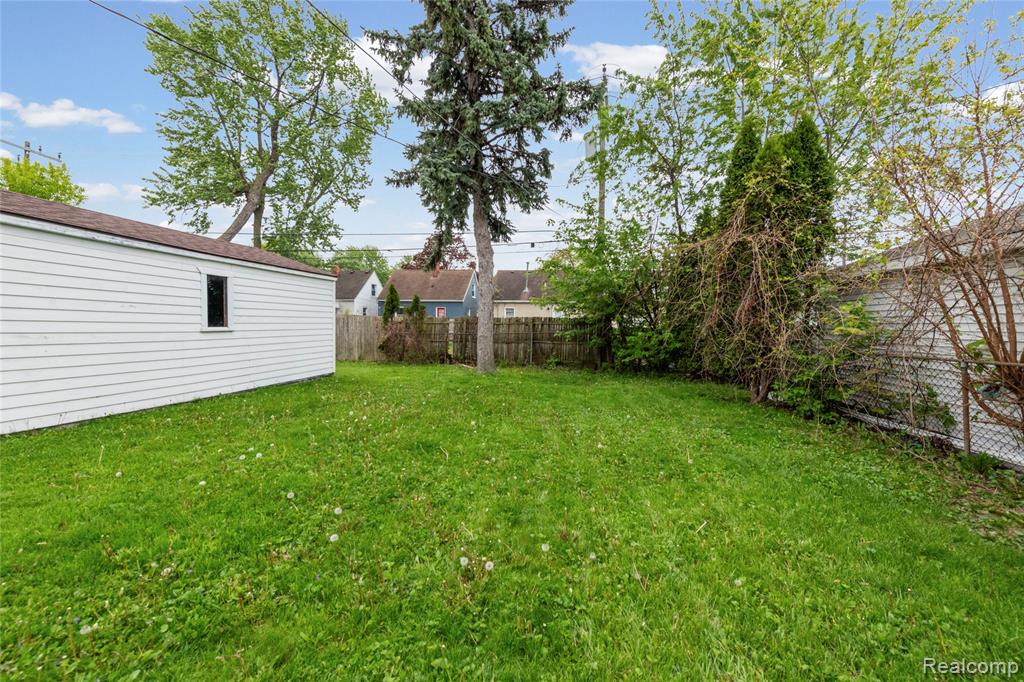 7218 Superior, Center Line, MI 48015 — Photo 26