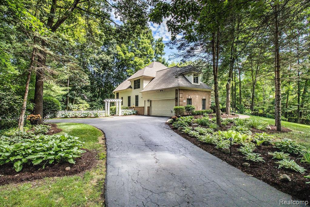 5259 PINEWOOD Drive, Brighton, MI 48116 — Photo 62
