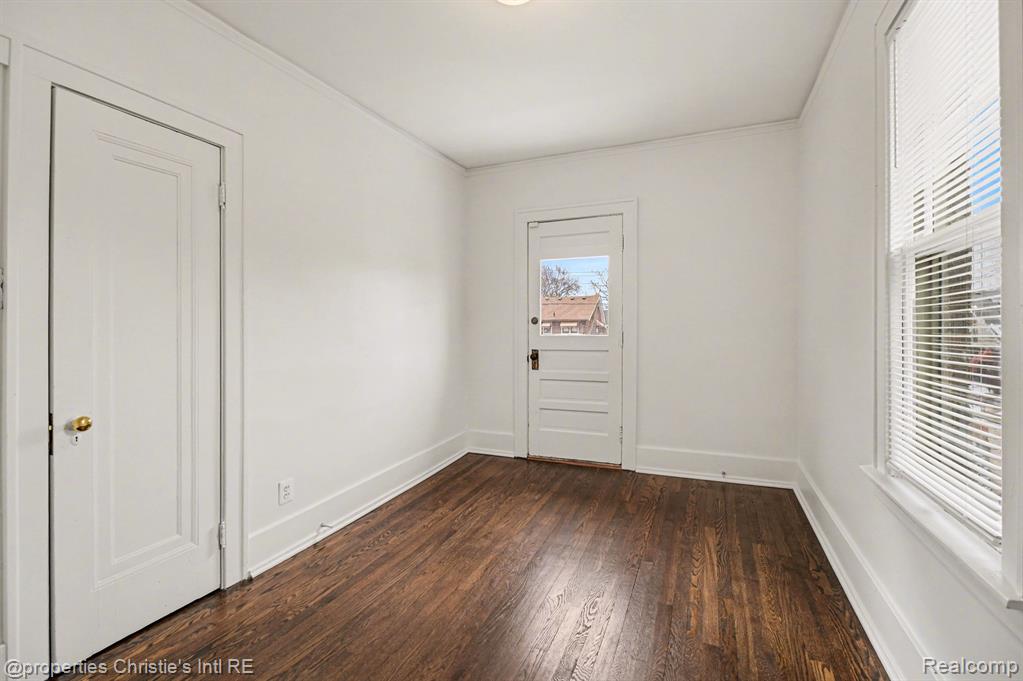 3873 Iroquois Street, Detroit, MI 48214 — Photo 17