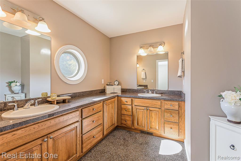 7155 Campbell Mills Court, Brighton, MI 48116 — Photo 33