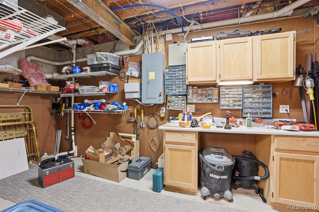 8235 Ironwood Drive, Pinckney, MI 48169 — Photo 29