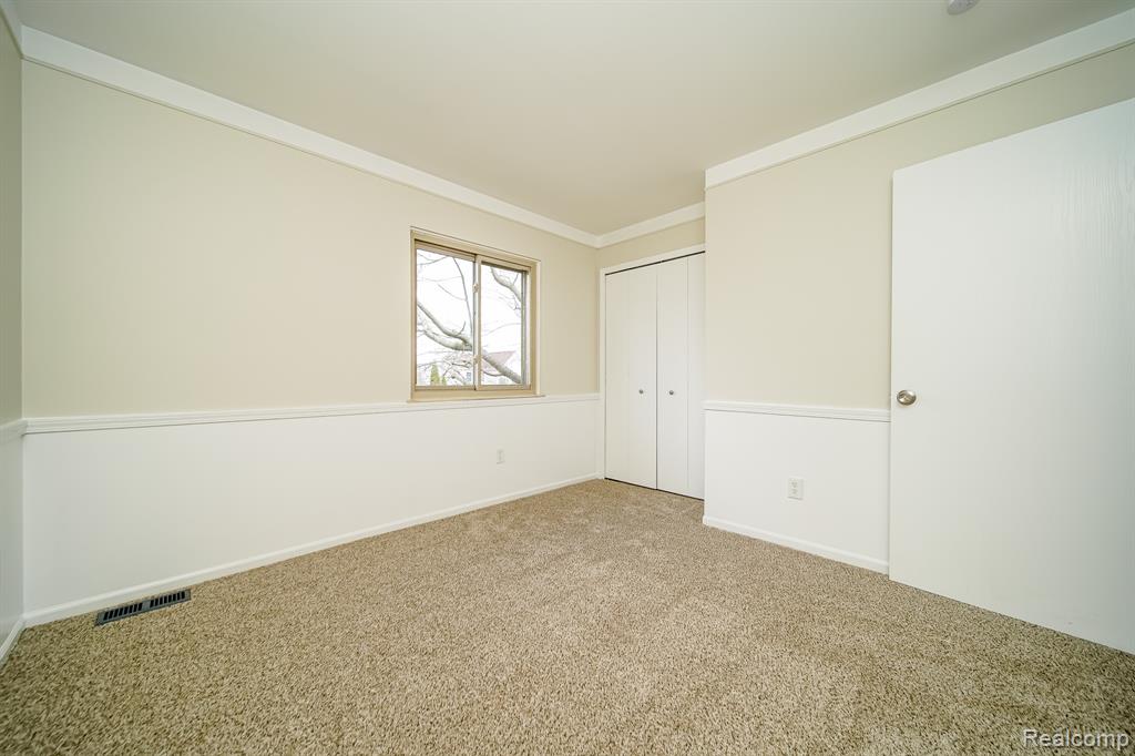 547 Orchard Street, Wyandotte, MI 48192 — Photo 50